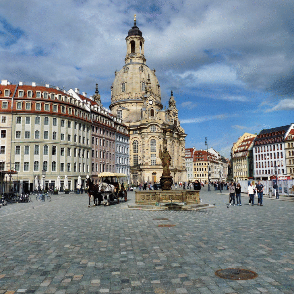 How to Avoid Crowds at Europe’s Most Popular Destinations: Tips for a Peaceful Experience How to Avoid Crowds at Europe’s Most Popular Destinations: Tips for a Peaceful Experience